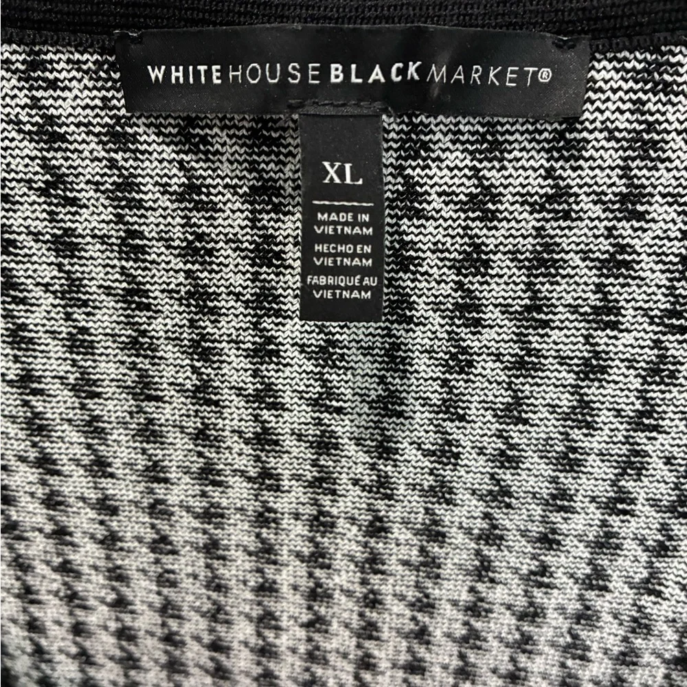 White House Black Market Monochrome Houndstooth Long Sleeve Top - Picture 4 of 5